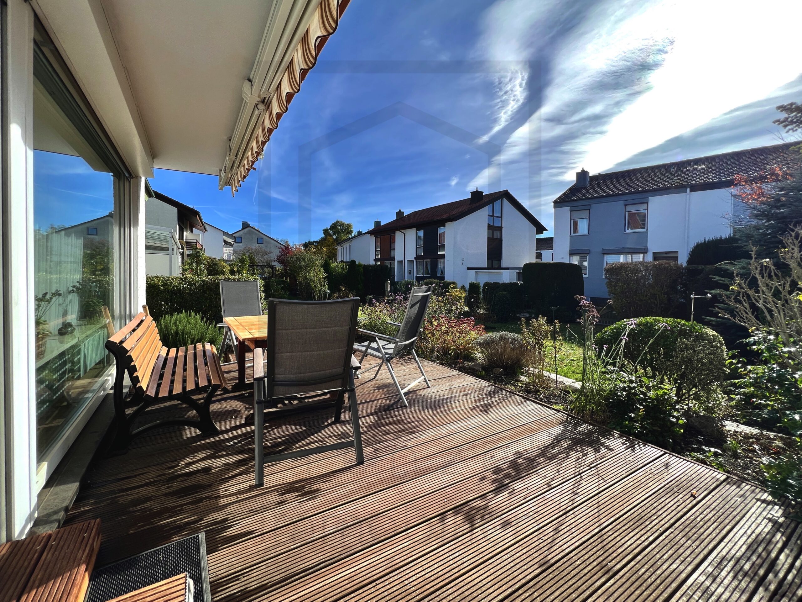 Große Doppelhaushälfe zum Kauf in Landshut-West von Maja Prenzel Immobilien Immobilienmaklerin in Fürth: Terrasse 