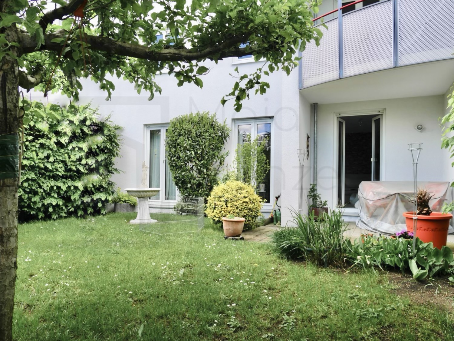 3 Zimmer Wohnung mit zwei Terrassen und Garten zum Kauf in Nürnberg-Neuröthenbach von Maja Prenzel Immobilien Immobilienmaklerin in Fürth: schöner Garten