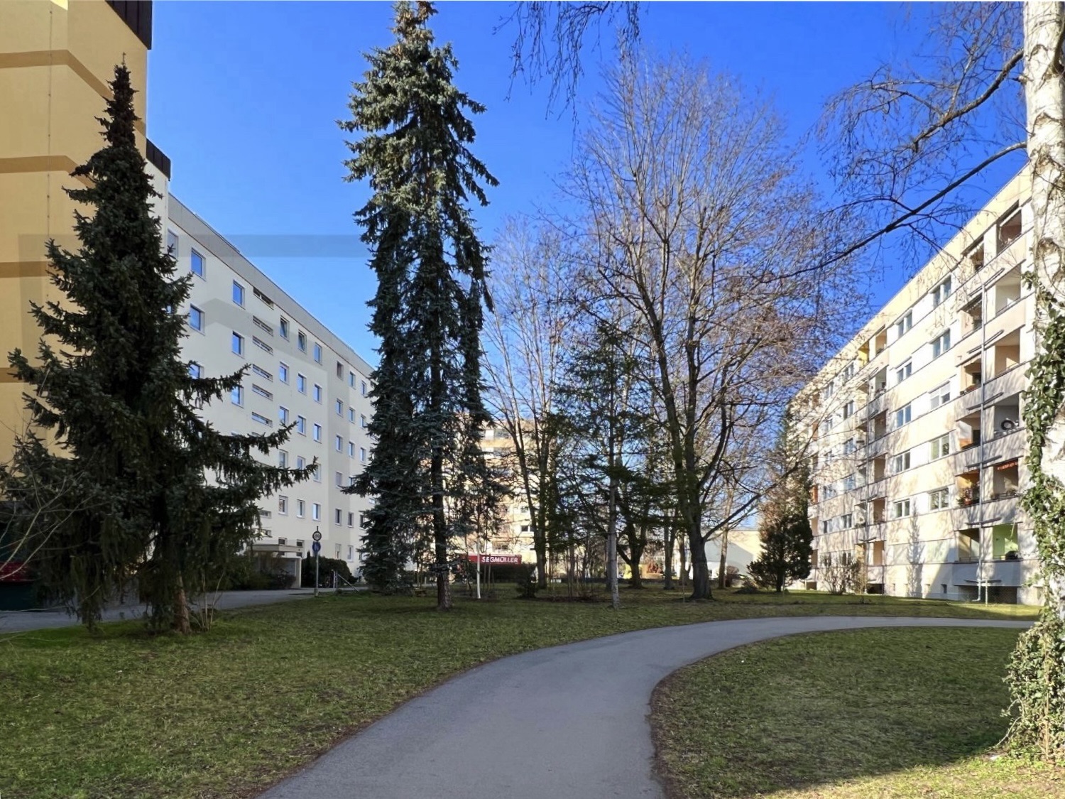 4 Zimmer Wohnung mit Balkon zum Kauf in Nürnberg Zerzabelshof von Maja Prenzel Immobilien Immobilienmaklerin in Fürth: Grüne Anlage