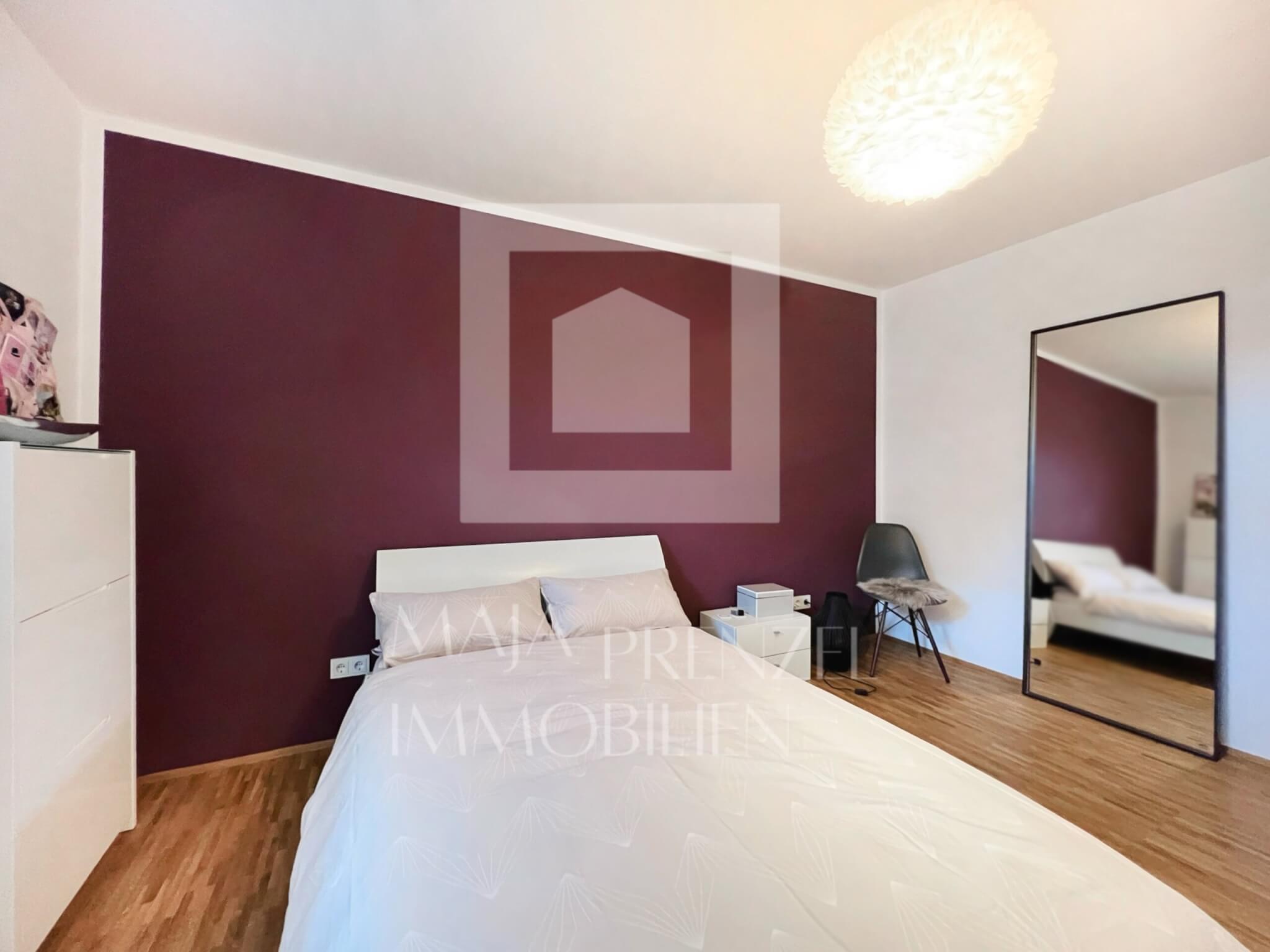 Maja Prenzel Immobilienmaklerin in Fuerth-3 Zimmer Wohnung mit Balkon in Feucht_grosses Schlafzimmer