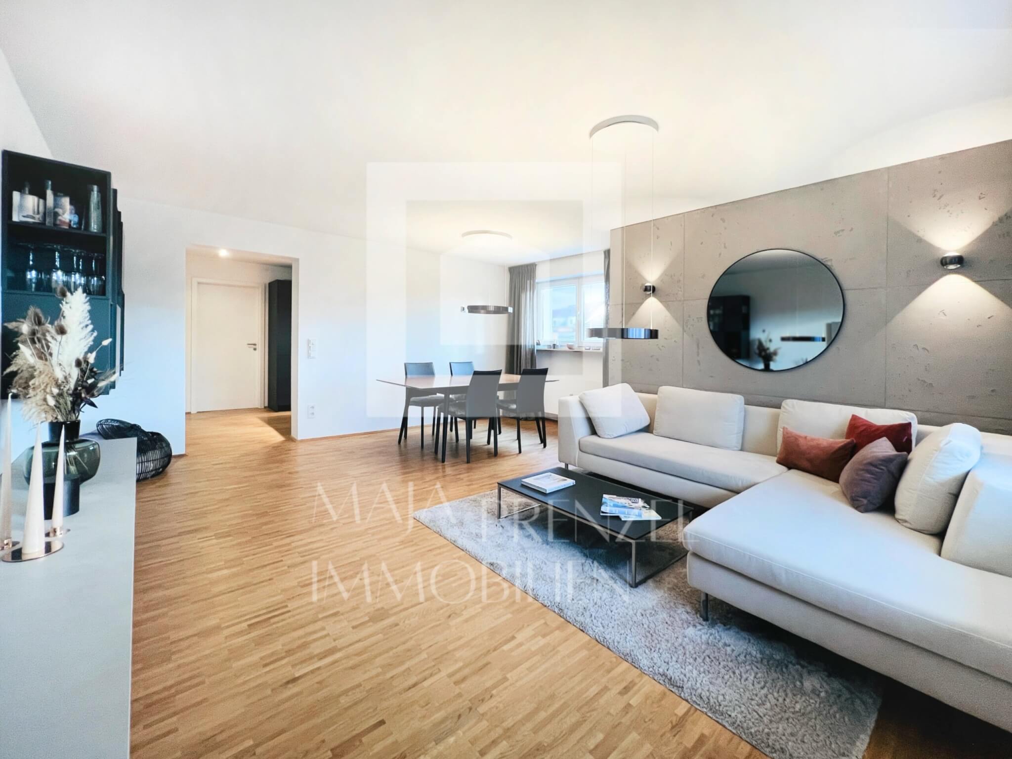 Maja Prenzel Immobilienmaklerin in Fuerth-3 Zimmer Wohnung mit Balkon in Feucht_modernes helles Wohnzimmer