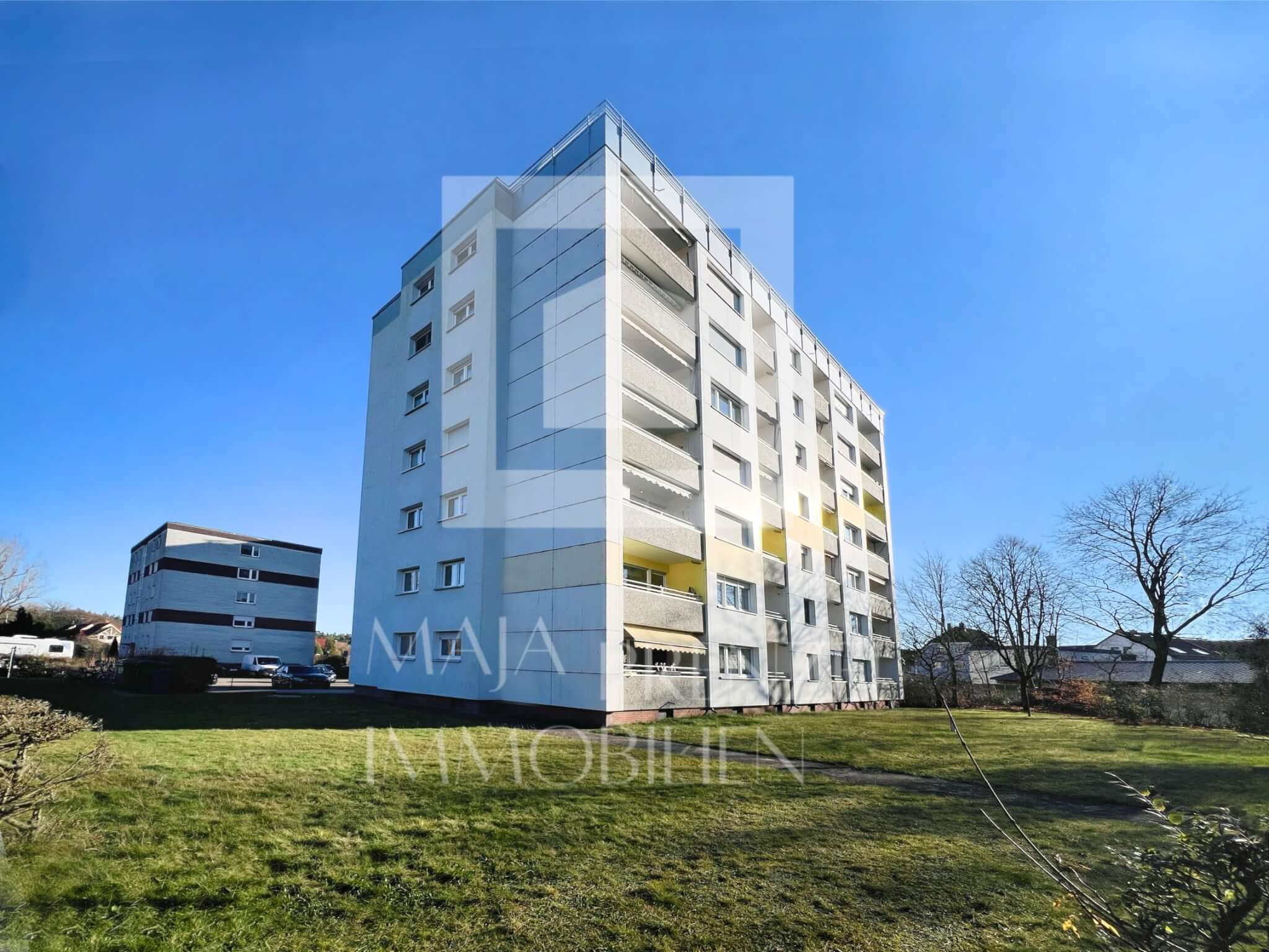 Maja Prenzel Immobilienmaklerin in Fuerth-3 Zimmer Wohnung mit Balkon in Feucht_Aussenansicht Sued-West