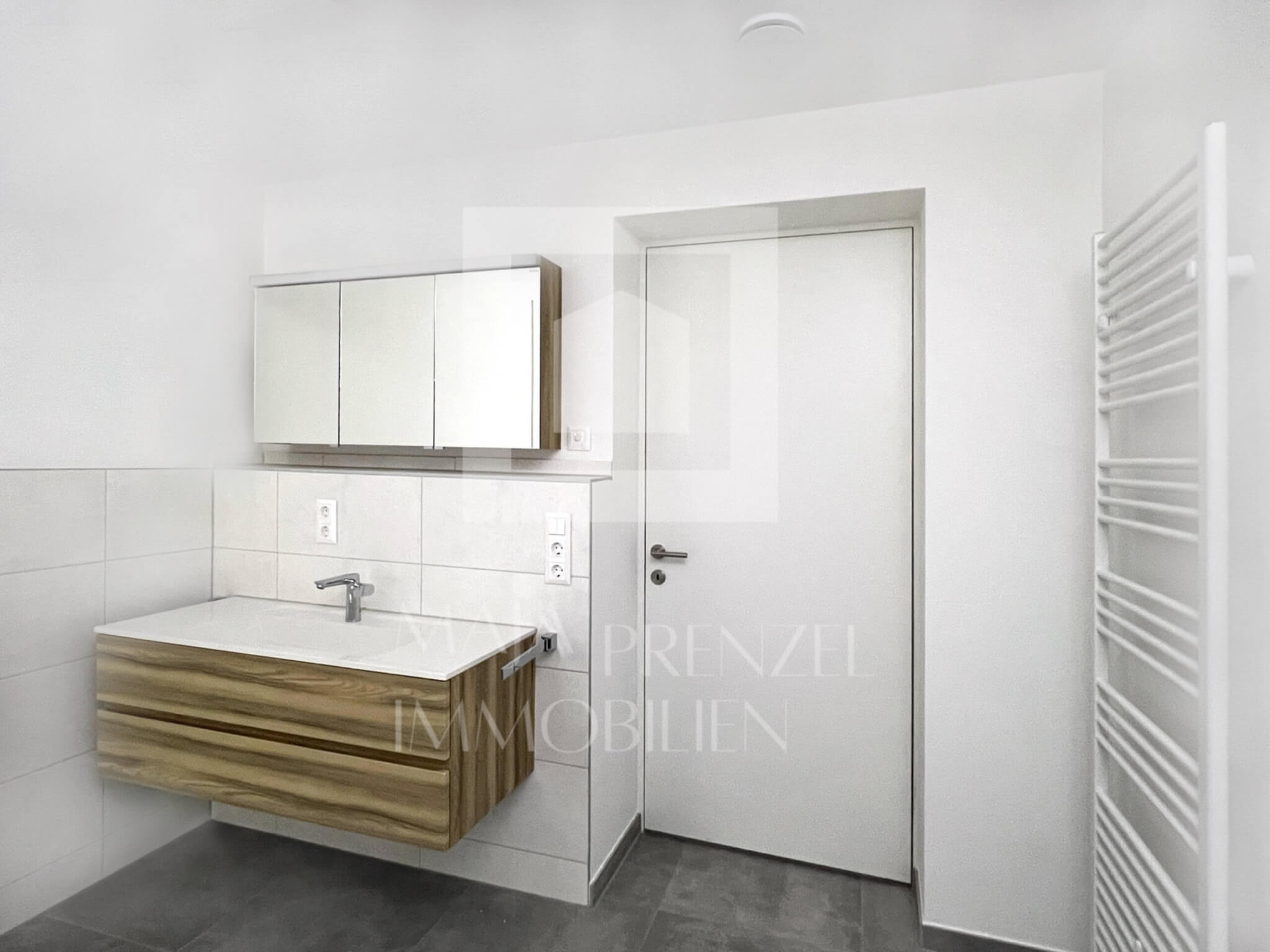 Moderne grosse Wohnung zum Erstbezug in Dambach I Badezimmer I Maja Prenzel Immobilien