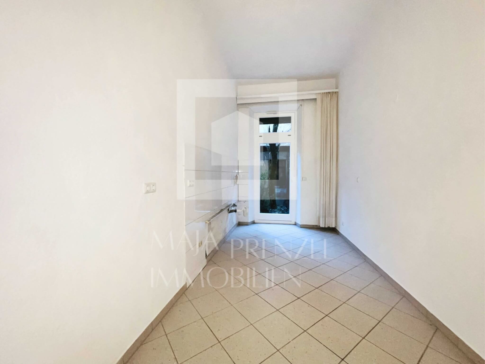 Maja Prenzel Immobilienmaklerin_2 Zimmer Altbauwohnung zur Miete in Fuerth_Kueche