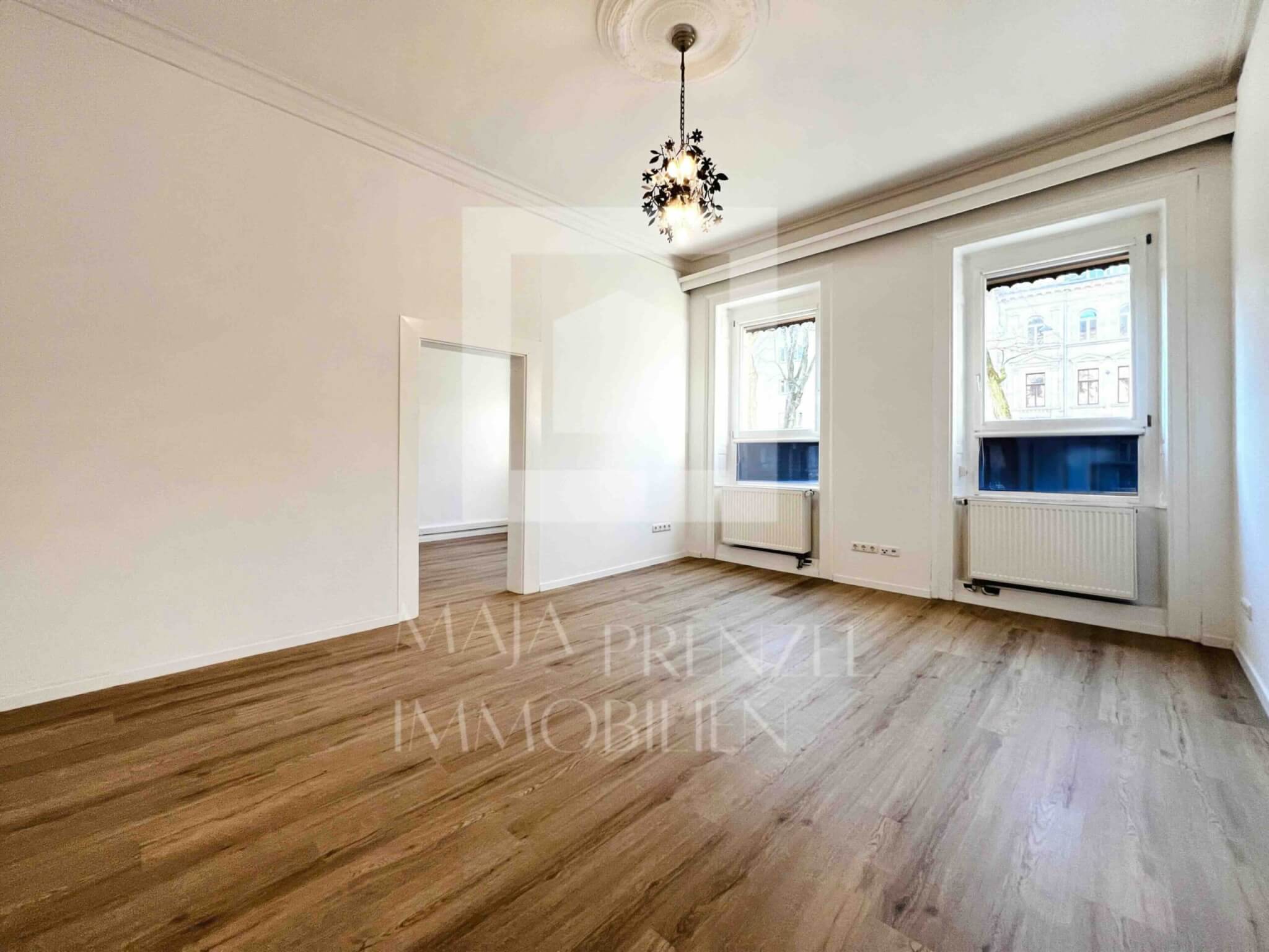 Maja Prenzel Immobilienmaklerin_2 Zimmer Altbauwohnung zur Miete in Fuerth_Wohnzimmer 2
