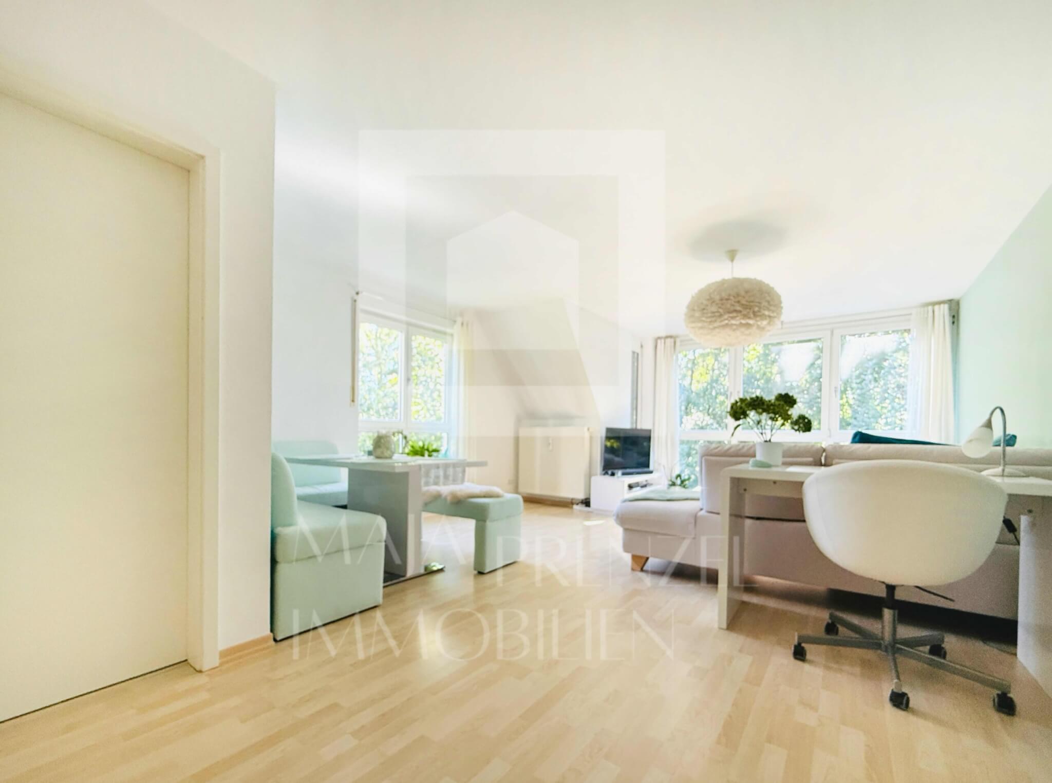 2 Zi Wohnung zum Kauf in Nuernberg Maja Prenzel Immobilien_helles Wohnzimmer