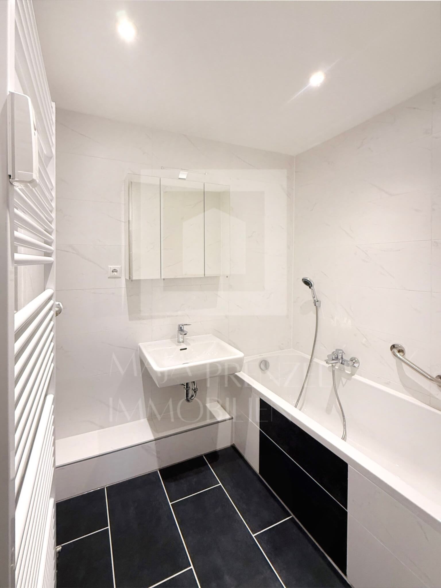 3-Zi Whg zur Miete in Ziegelstein_Badezimmer_Maja Prenzel Immobilien_Makler in Fürth