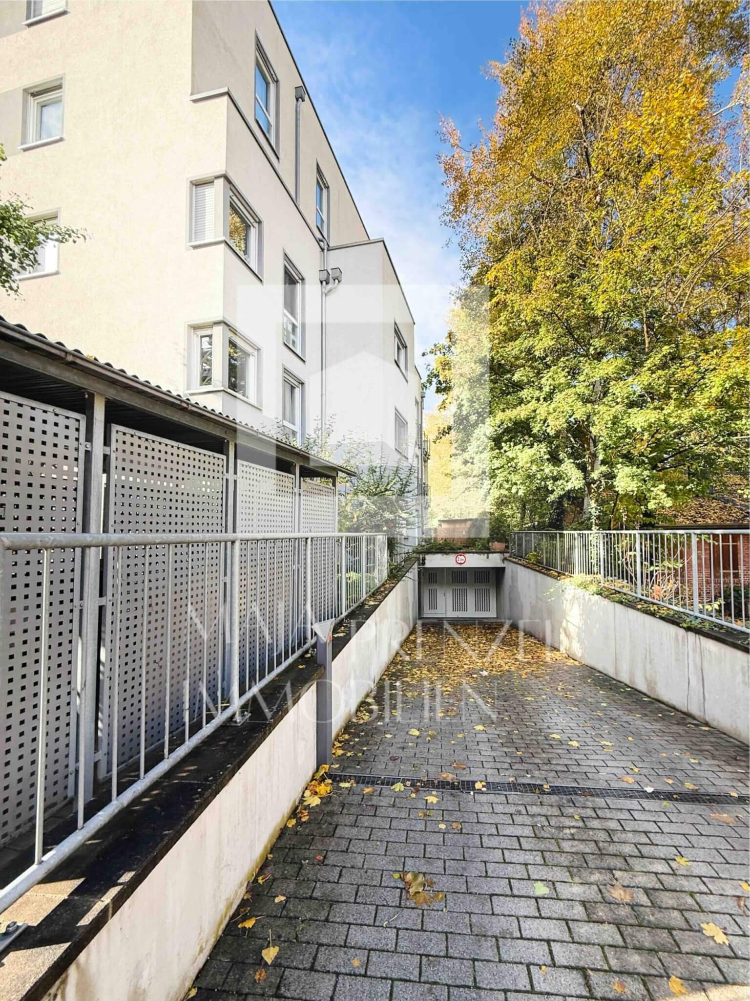 4-Zi Wohnung zur Miete in Fürth_Tiefgarageneinfahrt