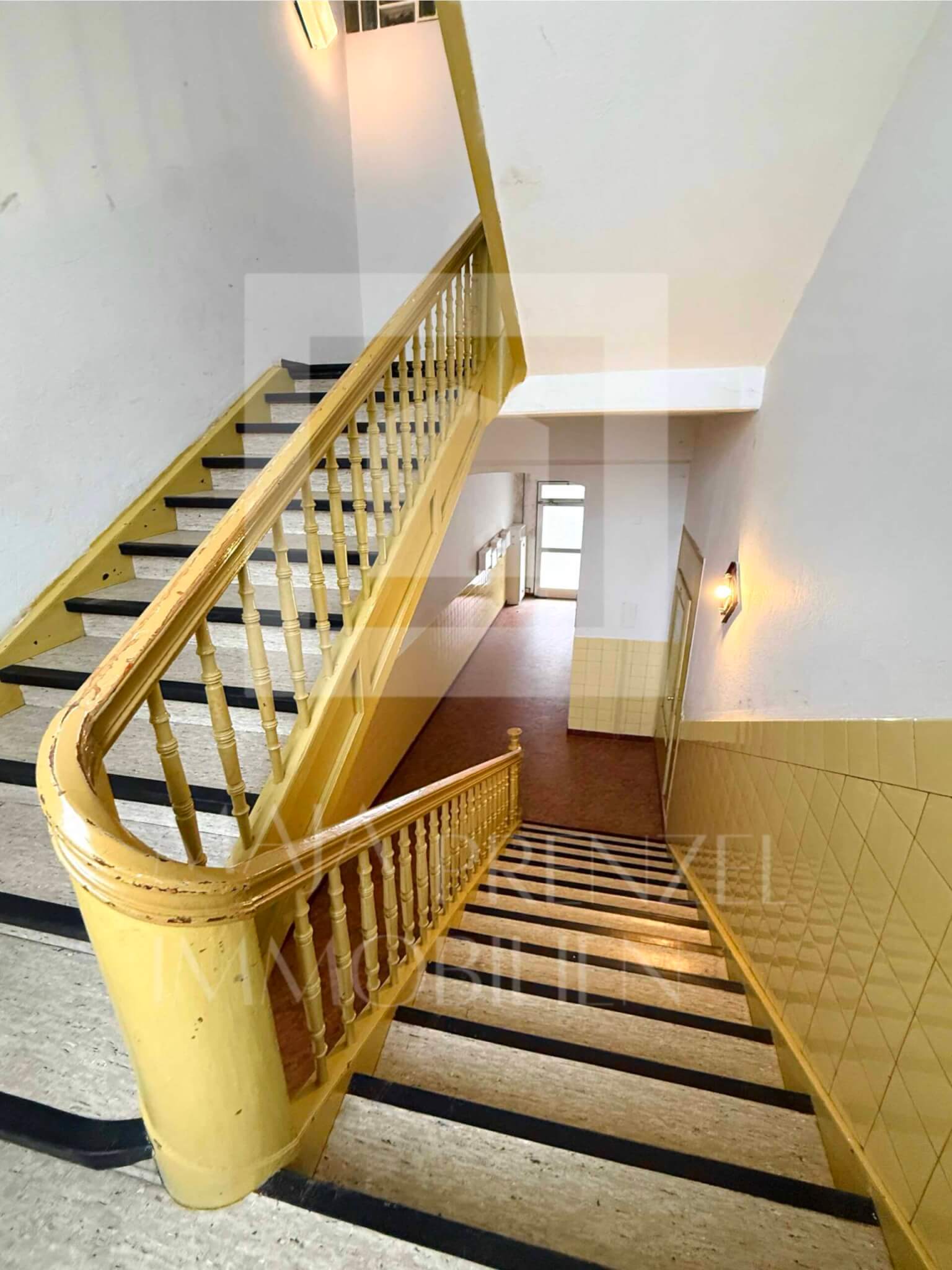 Mehrfamilienhaus_Fürth_Treppenhaus