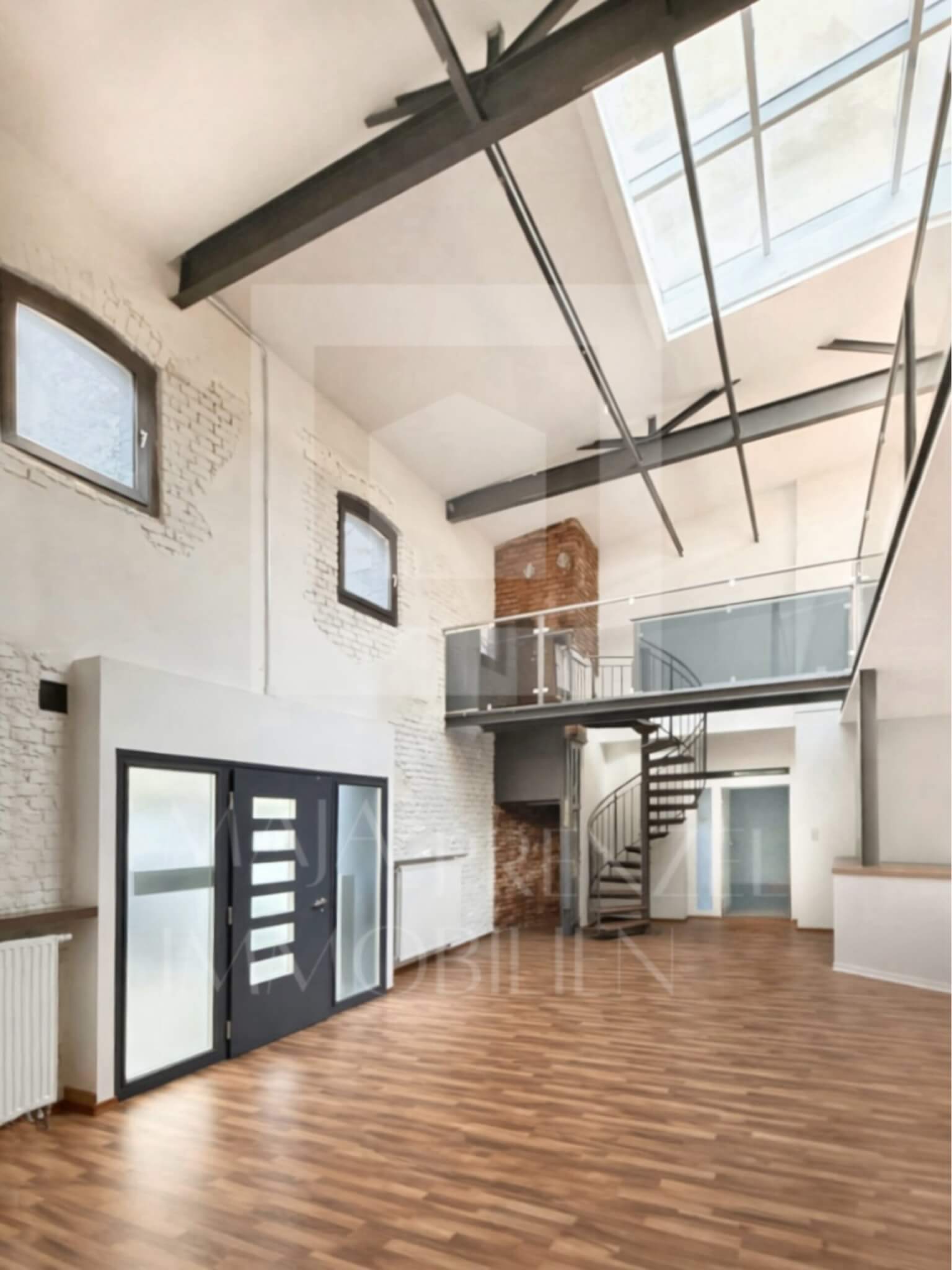 LOFT in Fürth: Wohnen und Arbeiten unter einem Dach_offener Grundriss