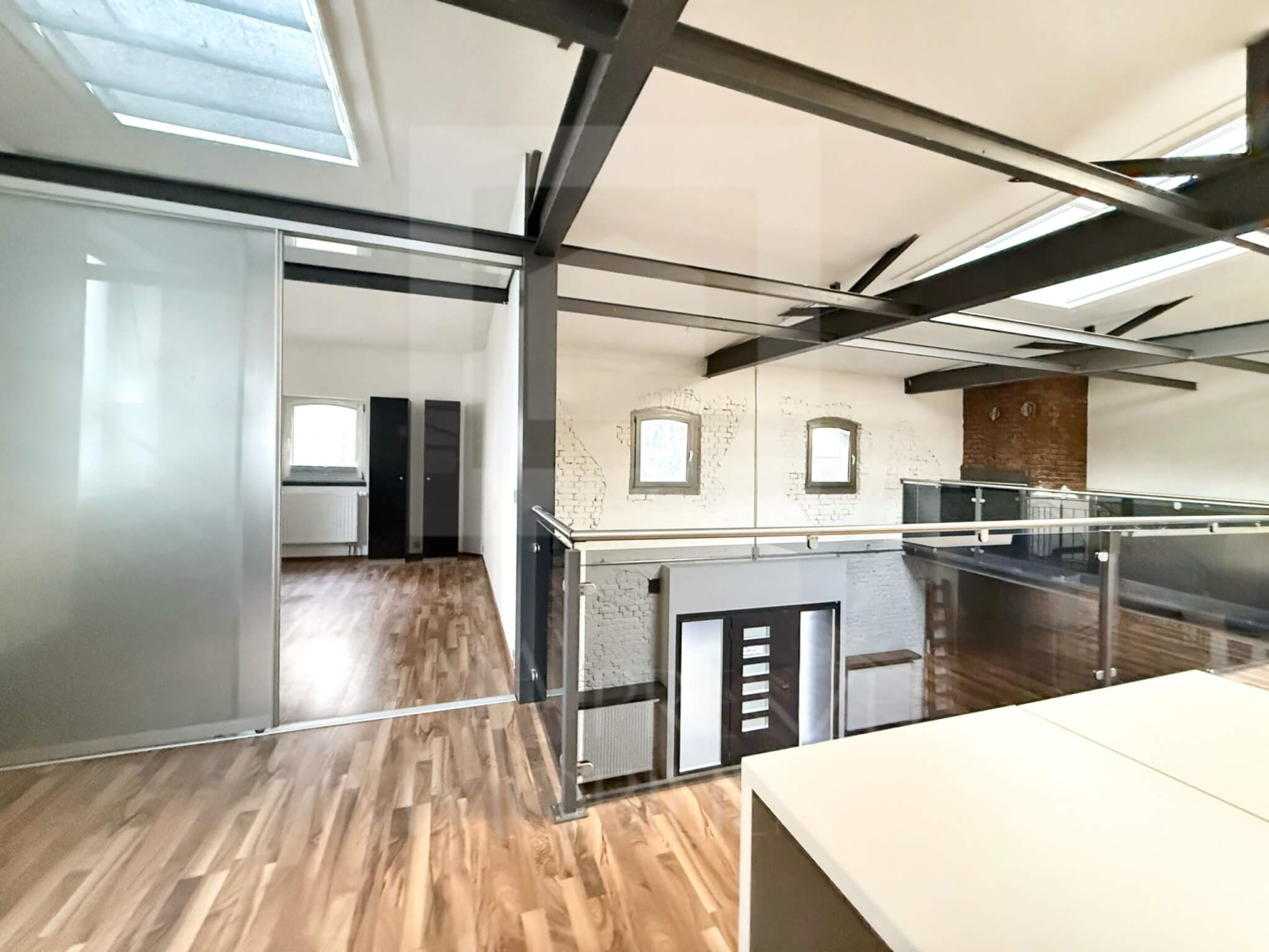 LOFT in Fürth: Wohnen und Arbeiten unter einem Dach_Zimmer 2. OG