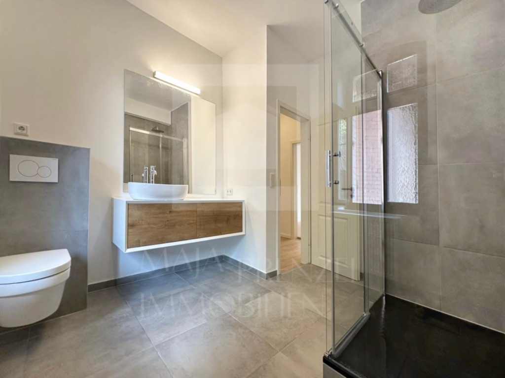 2 Zi Wohnung in Nuernberg St.Peter_Badezimmer_Maja Prenzel IMMOBILIEN