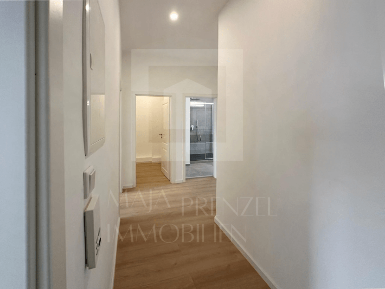 2 Zi Wohnung in Nuernberg St.Peter_Diele_Maja Prenzel IMMOBILIEN