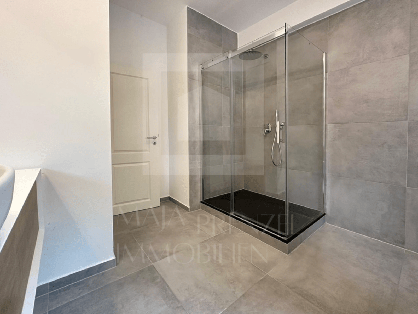 2 Zi Wohnung in Nuernberg St.Peter_Dusche_Maja Prenzel IMMOBILIEN