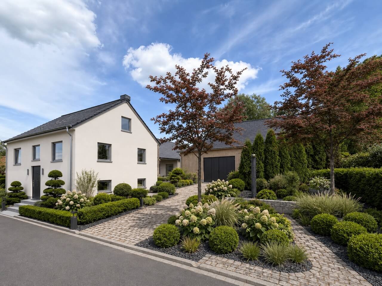 Haus mit Scheune, Nebengebäuden und großem Grundstück in Seigendorf_Beispielbild Ansicht Seite_Maja Prenzel IMMOBILIEN