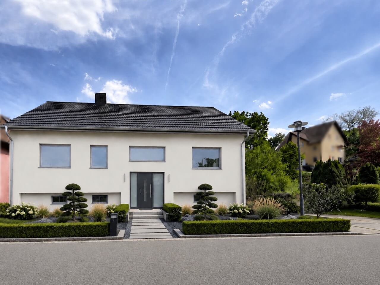 Haus mit Scheune, Nebengebäuden und großem Grundstück in Seigendorf_Beispielbild Vorderansicht_Maja Prenzel IMMOBILIEN