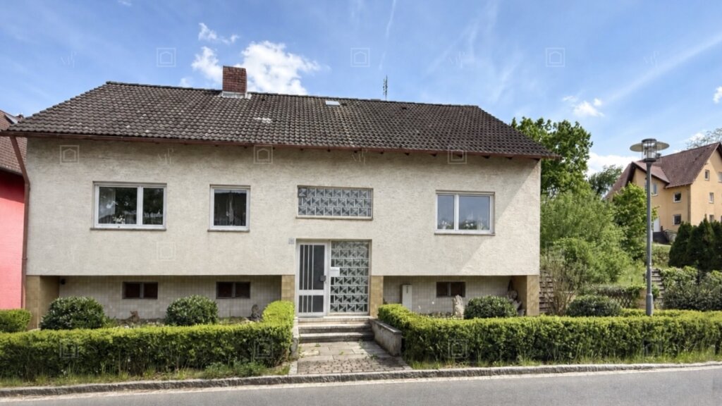 Haus mit Scheune, Nebengebäuden und großem Grundstück in Seigendorf_Titelbild_Maja Prenzel IMMOBILIEN