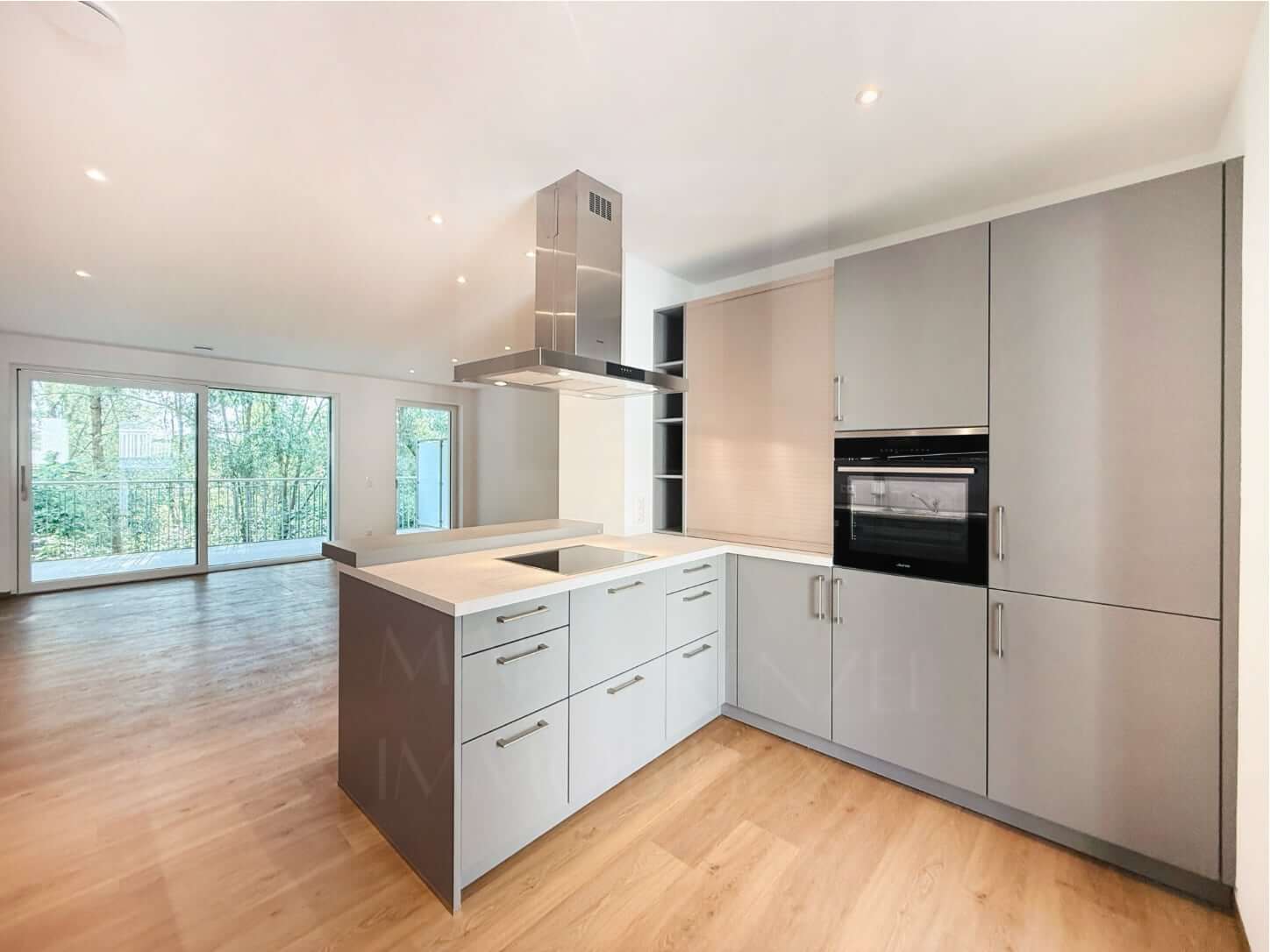 Tolle 3-Zi Wohnung zum Erstbezug in grüner Lage in Fürth Dambach_Einbauküche_Maja Prenzel IMMOBILIEN