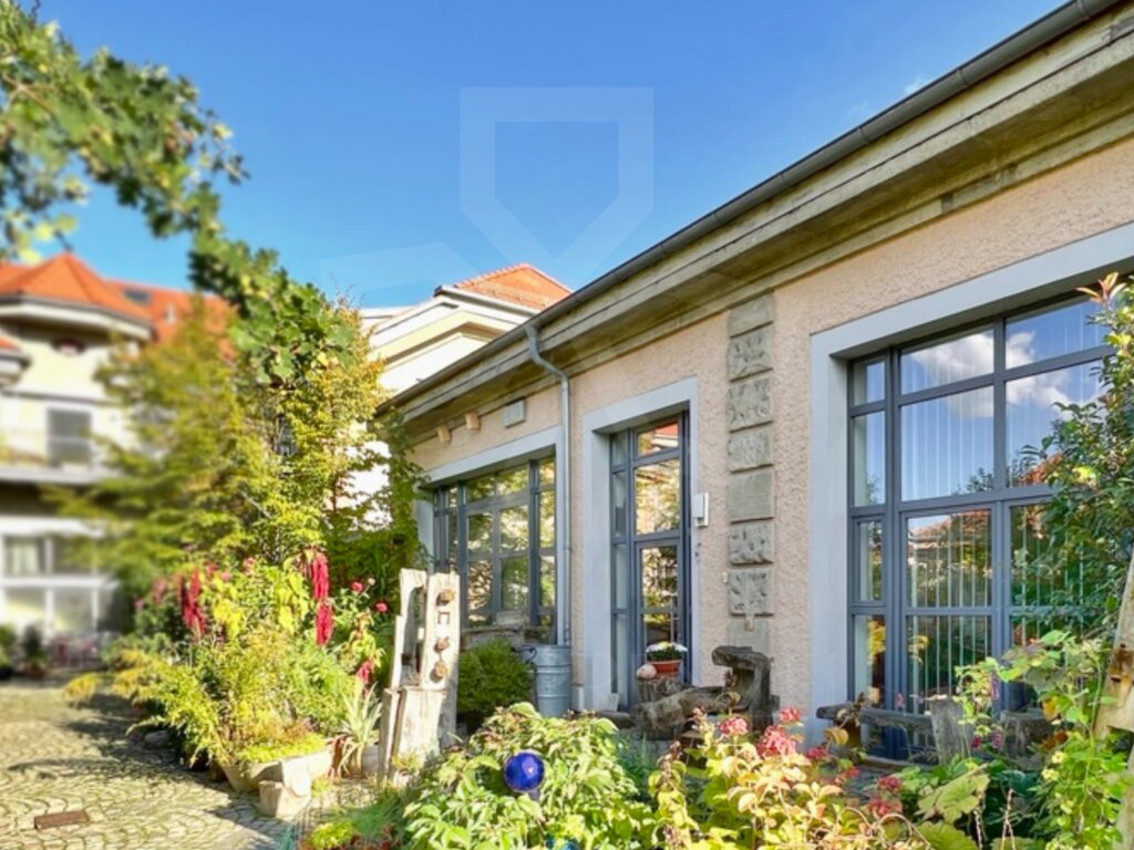 Loft mit Atelier zum Wohnen und Arbeiten in einem alten Kasernengebäude in Fürth-Südstadtpark