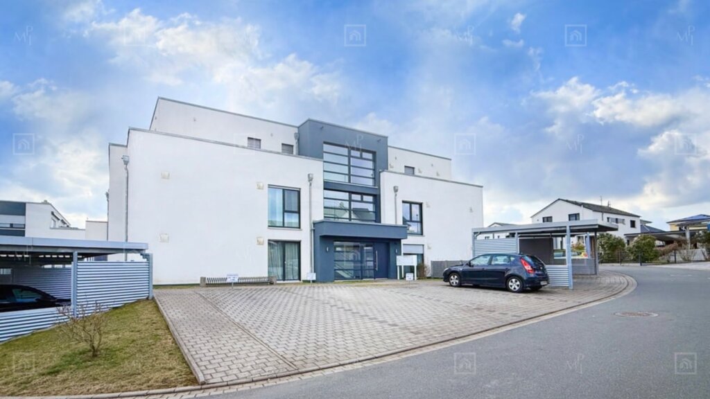 Maja Prenzel Immobilien_Neuwertige große 3 Zimmer Wohnung mit Küche in Röttenbach_Titelbild